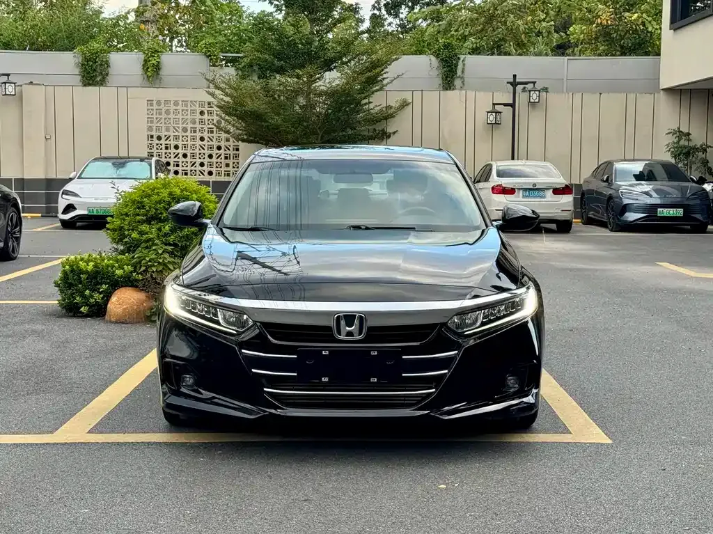 Honda Accord — фото 7
