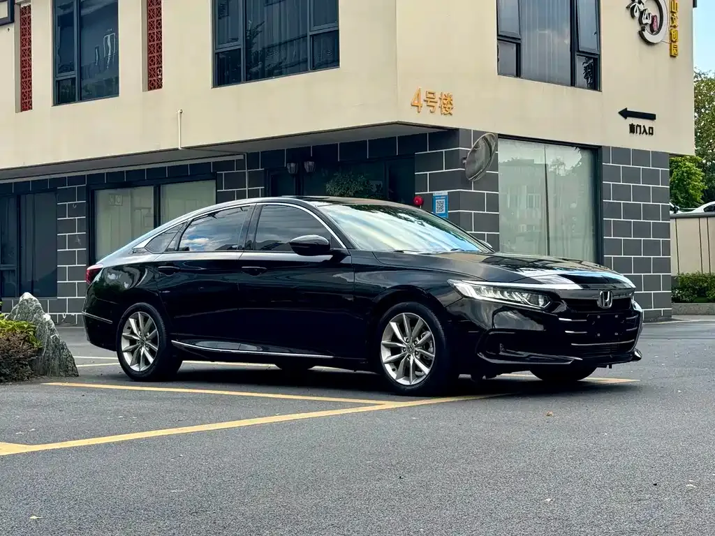 Honda Accord — фото 4