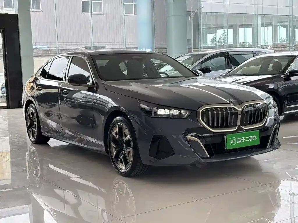 BMW i5 — фото 5