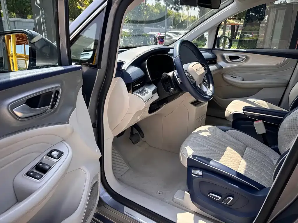 Roewe iMAX8 — фото 9