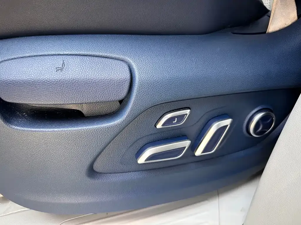 Roewe iMAX8 — фото 8