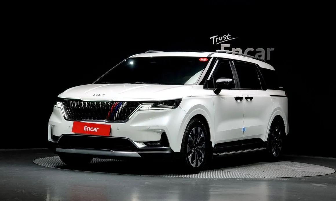 Kia Carnival — фото 1