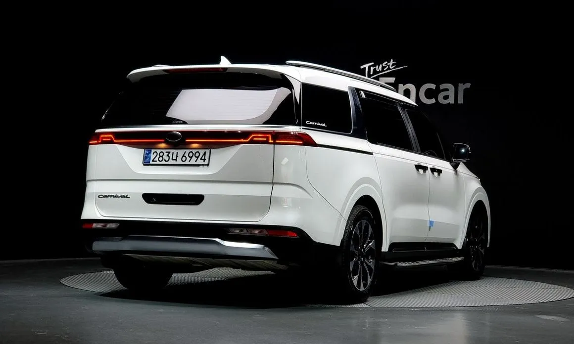 Kia Carnival — фото 5