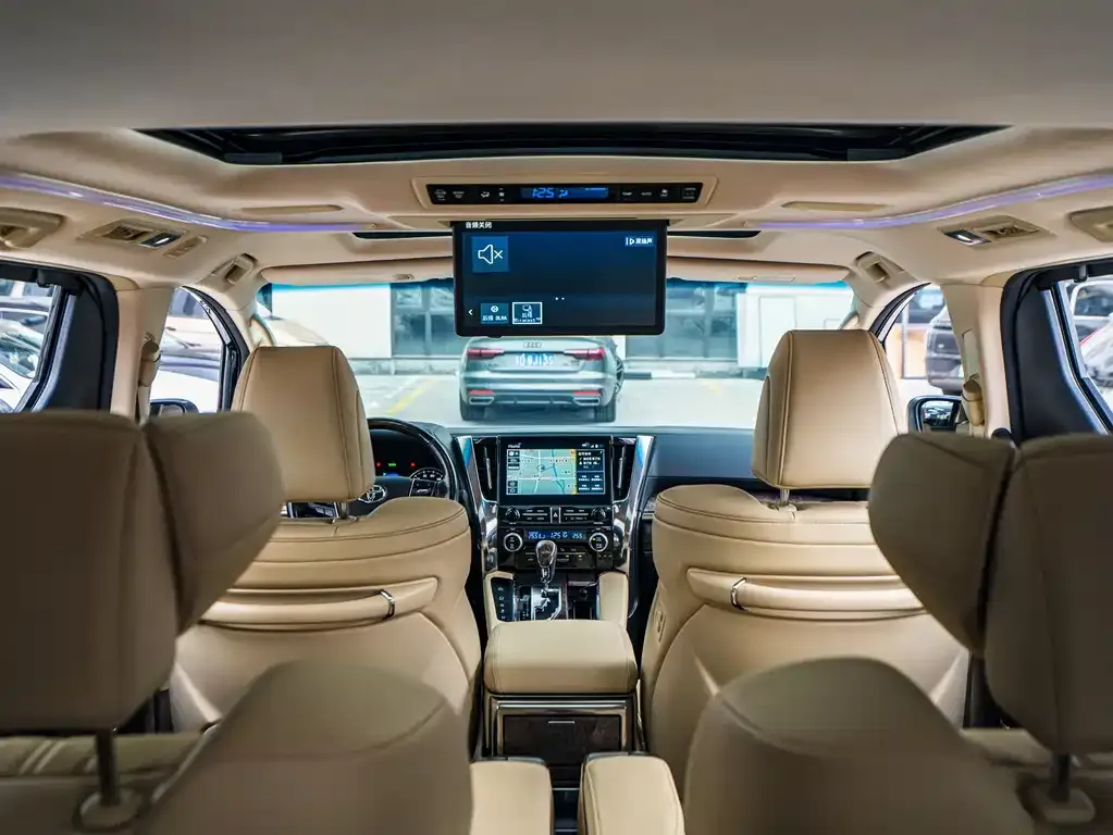 Toyota Vellfire — фото 3