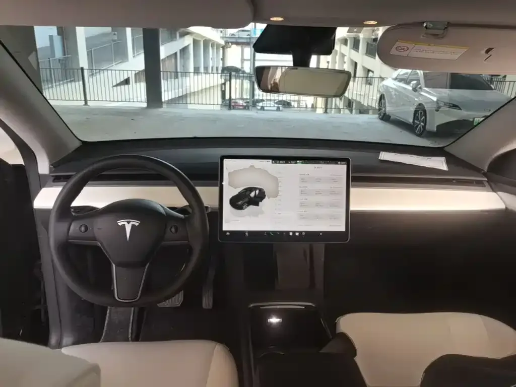Tesla Model Y — фото 6
