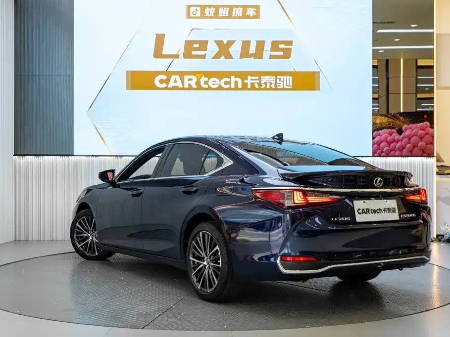 Lexus ES — фото 6