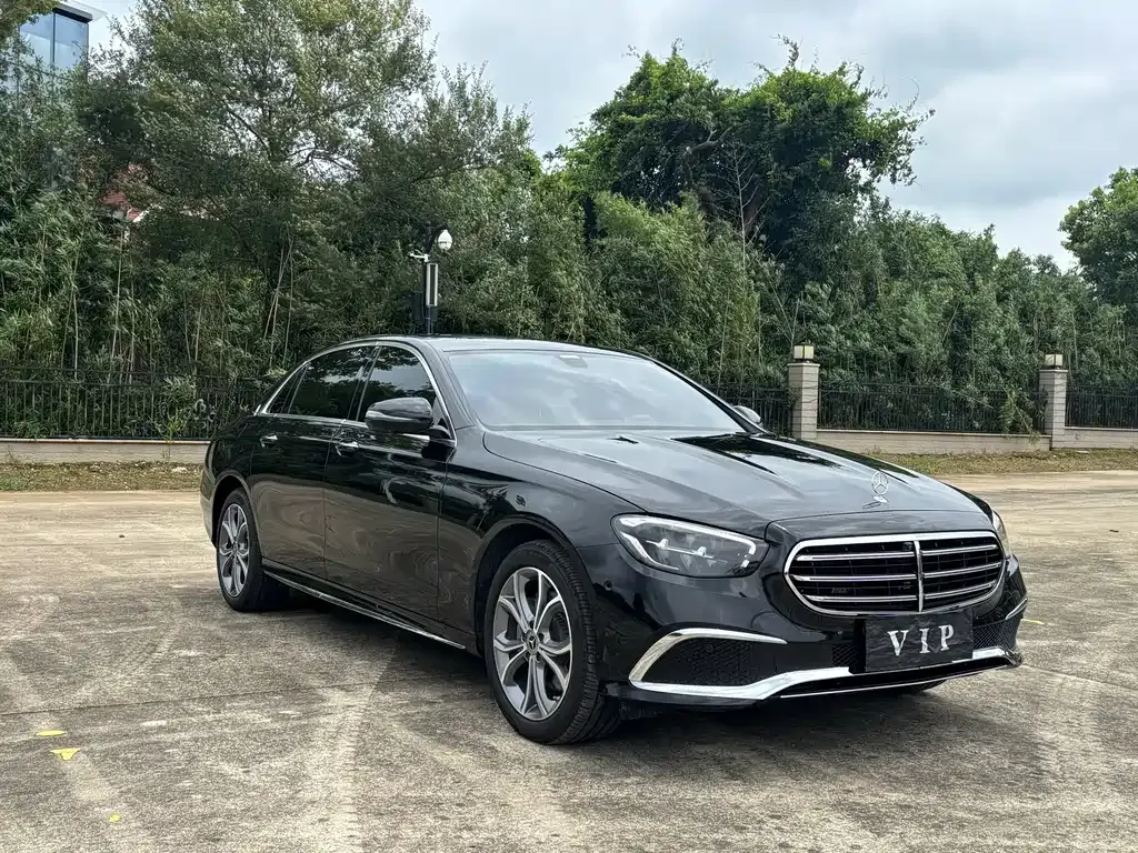 Mercedes-Benz E-Class — фото 4