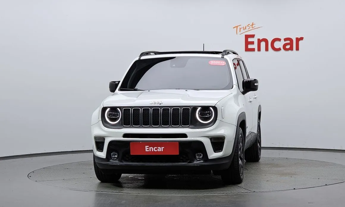 Jeep Renegade — фото 5