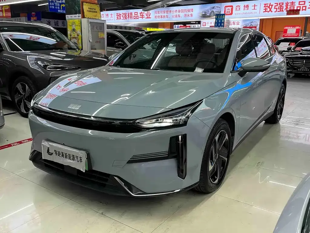 Geely Galaxy L6 — фото 1