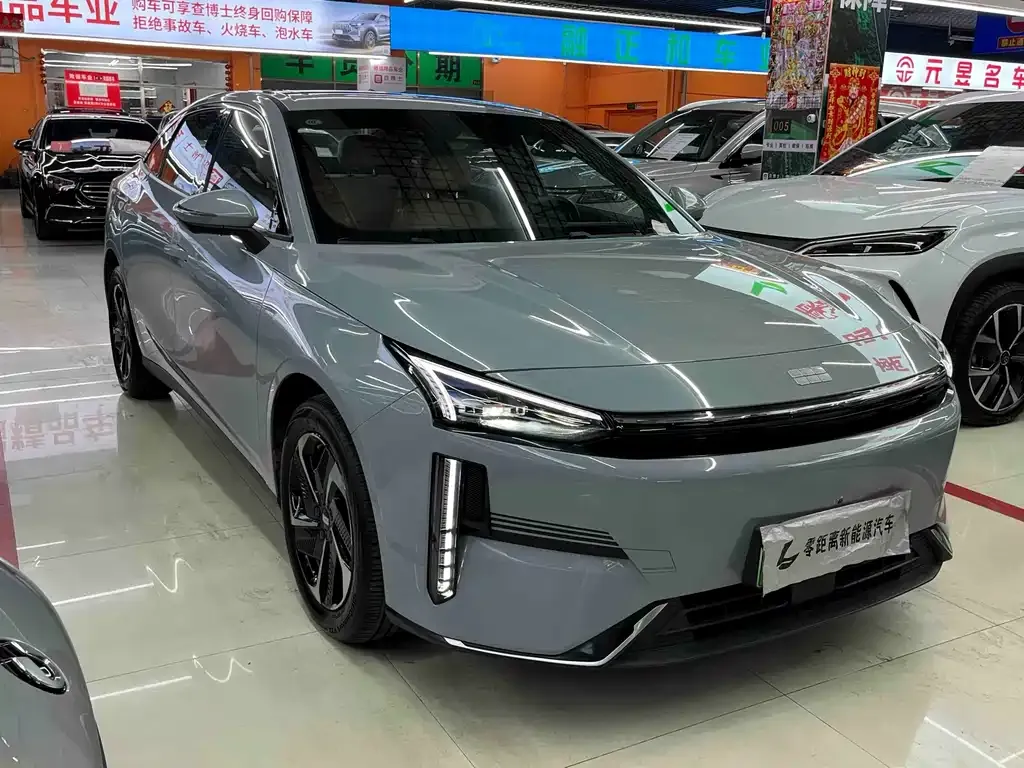 Geely Galaxy L6 — фото 10