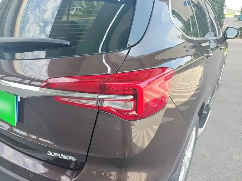 Buick Envision Plus — фото 8