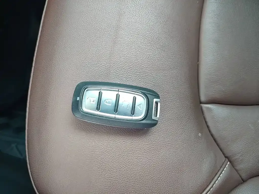 Buick Envision Plus — фото 3