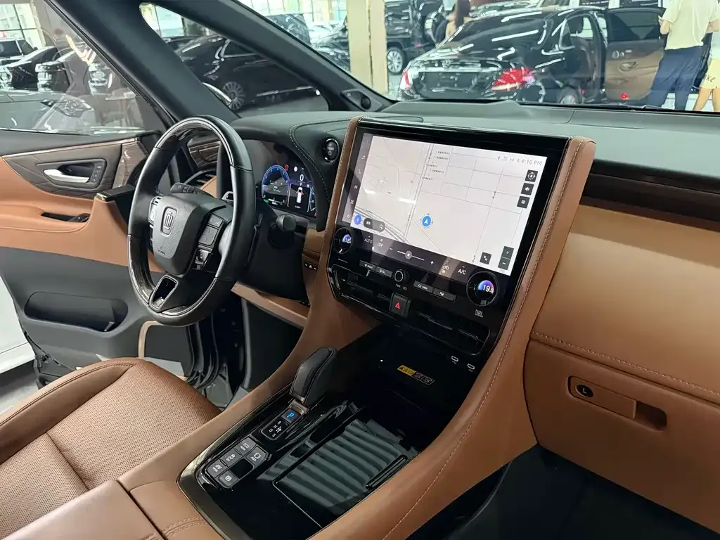 Toyota Vellfire — фото 9