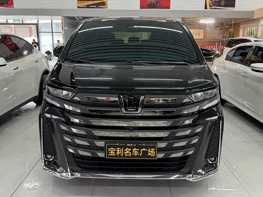 Toyota Vellfire — фото 8