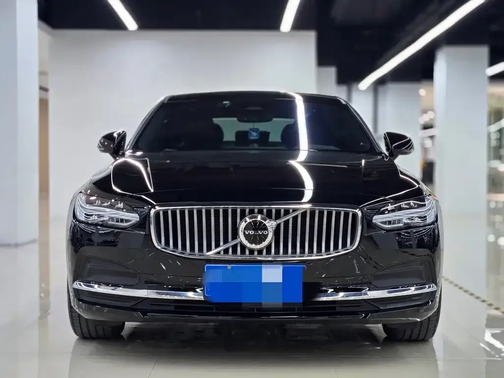 Volvo S90 — фото 1