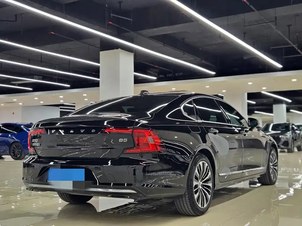 Volvo S90 — фото 3