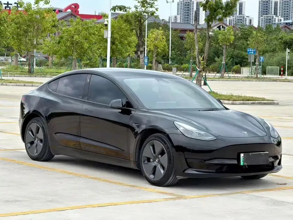 Tesla Model 3 — фото 3