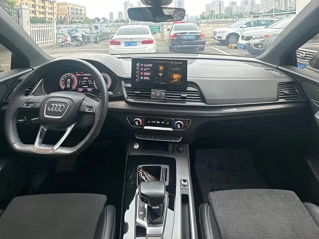 Audi Q5L Sportback — фото 2