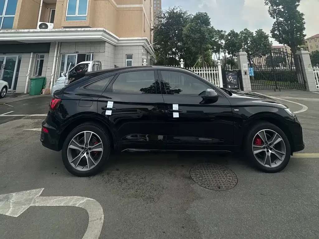 Audi Q5L Sportback — фото 4