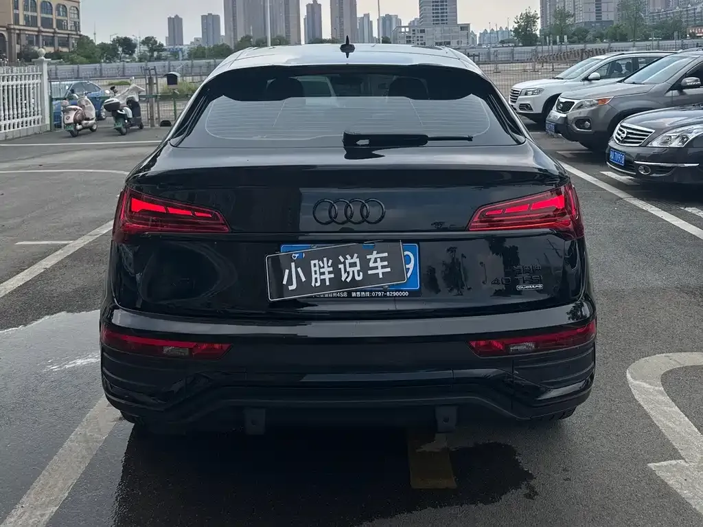 Audi Q5L Sportback — фото 5