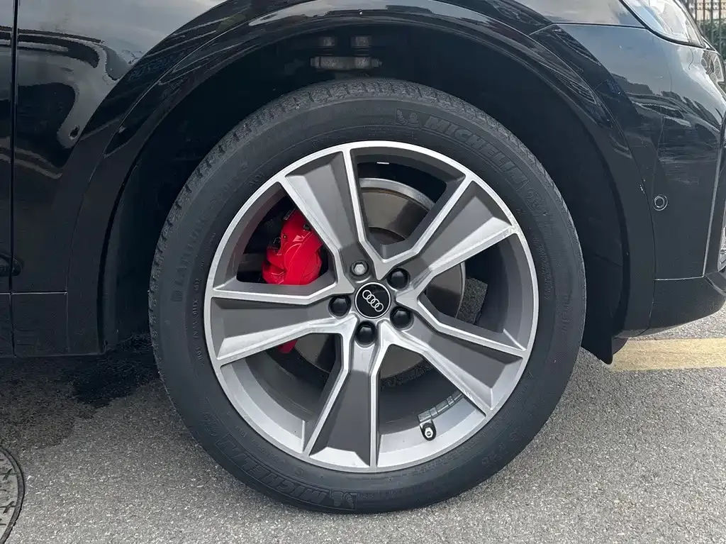 Audi Q5L Sportback — фото 6