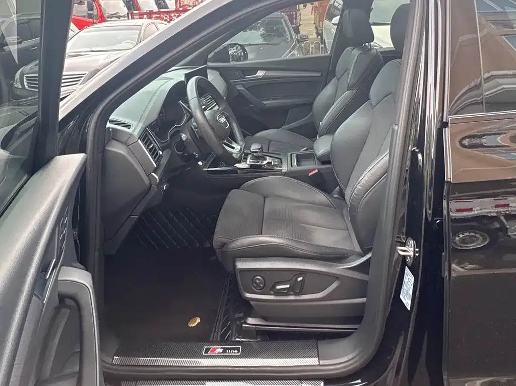 Audi Q5L Sportback — фото 9