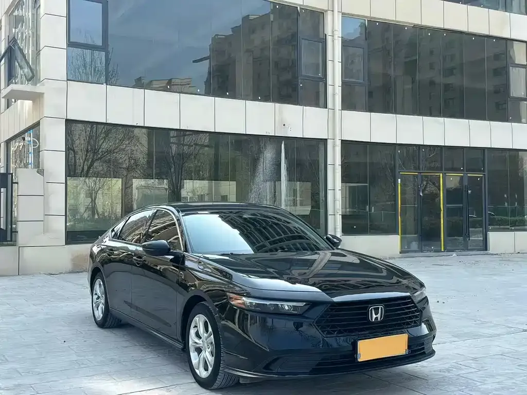 Honda Accord — фото 1