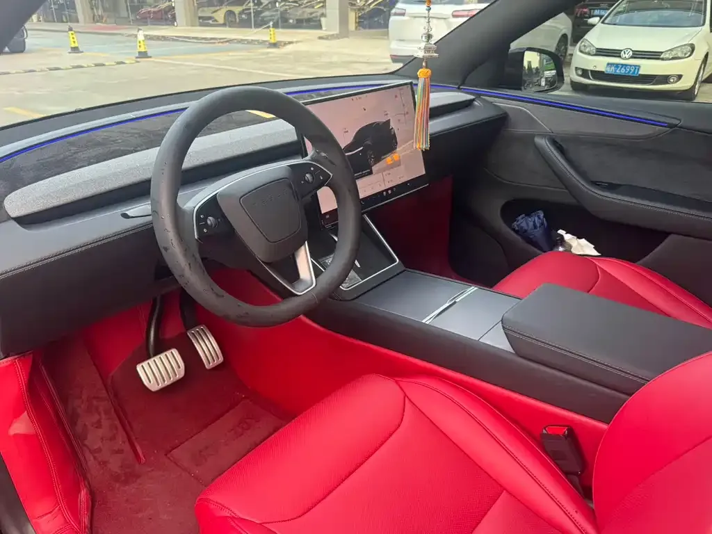 Tesla Model Y L — фото 2