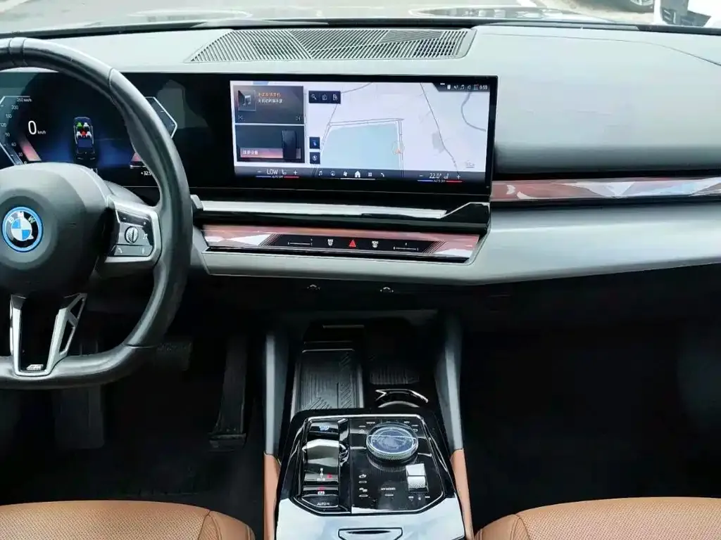 BMW i5 — фото 2