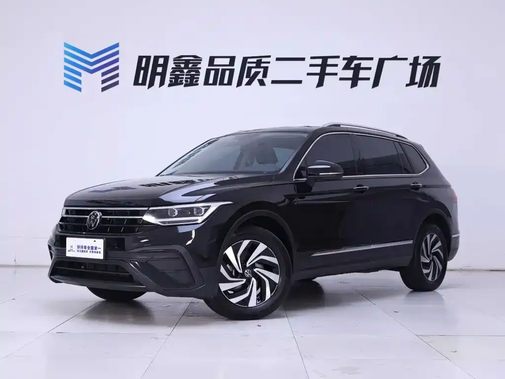 Volkswagen Tiguan L — фото 3
