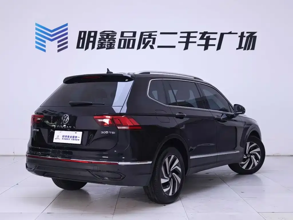 Volkswagen Tiguan L — фото 9