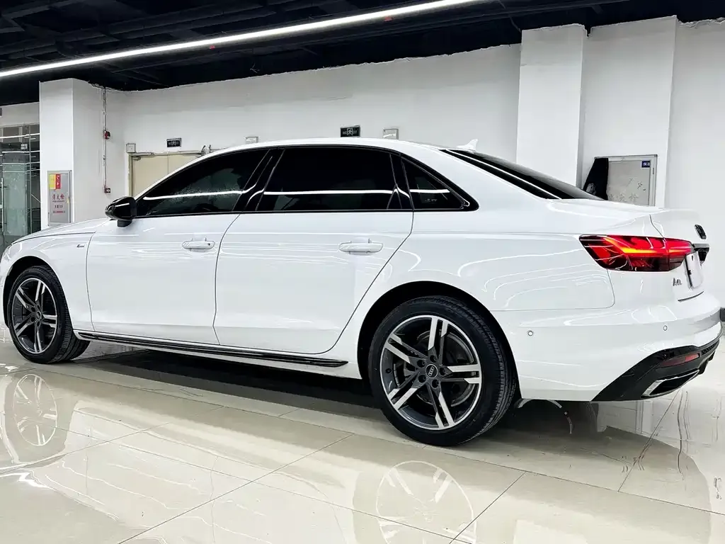 Audi A4L — фото 3
