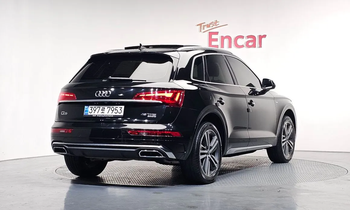 Audi Q5 — фото 8