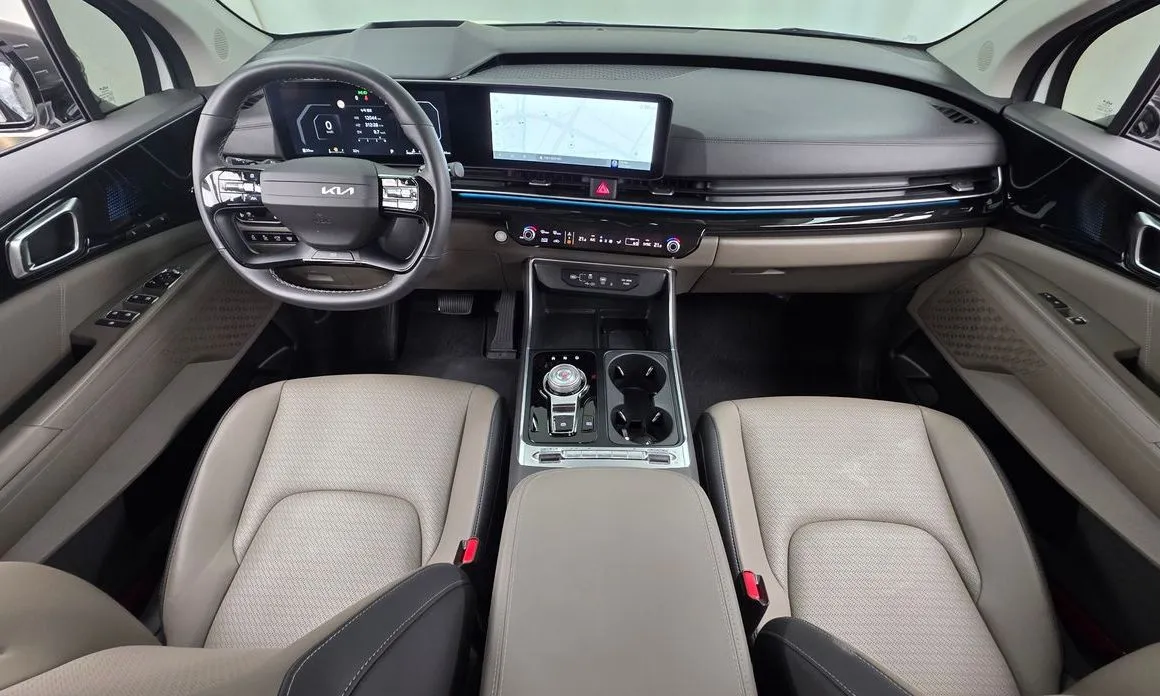 Kia Carnival — фото 10