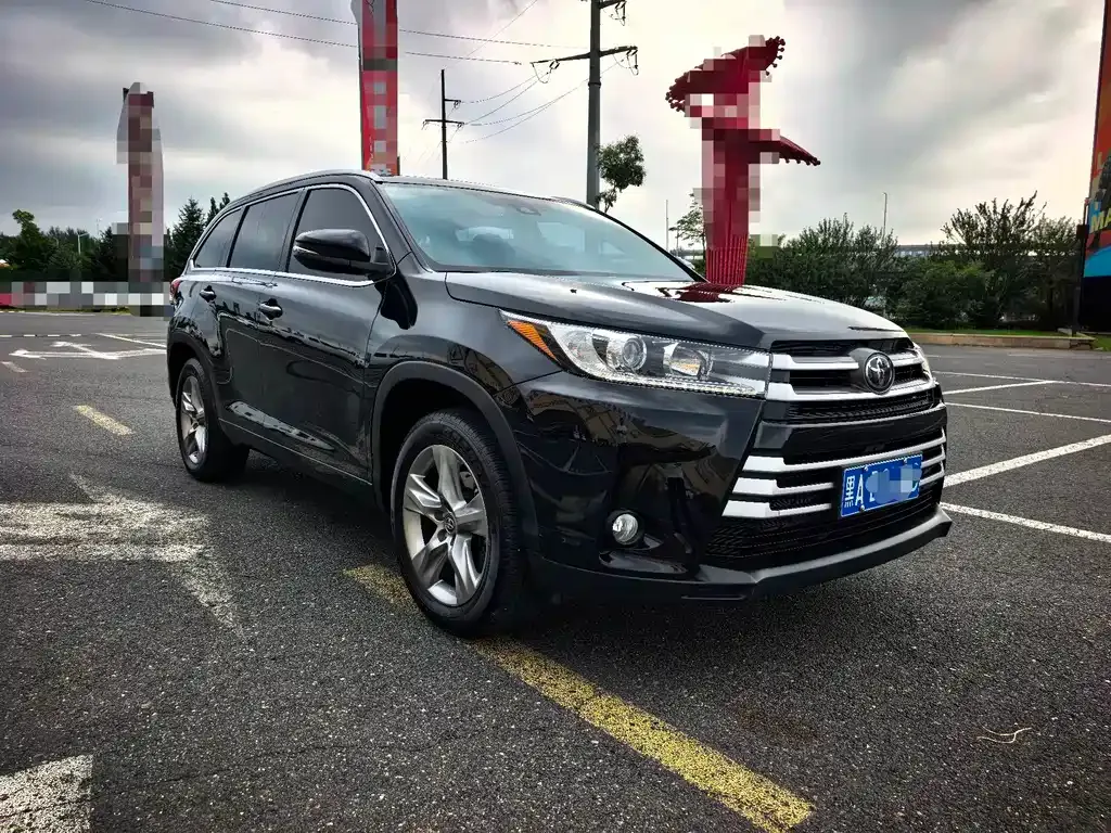 Toyota Highlander — фото 10