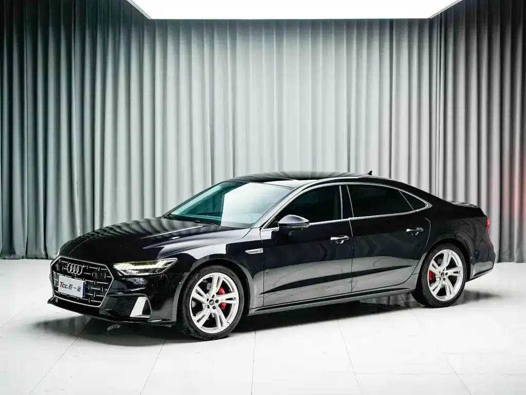Audi A7L — фото 1