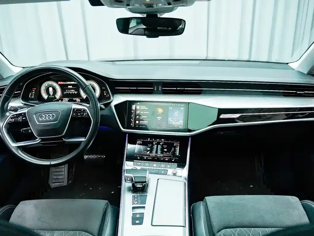 Audi A7L — фото 9