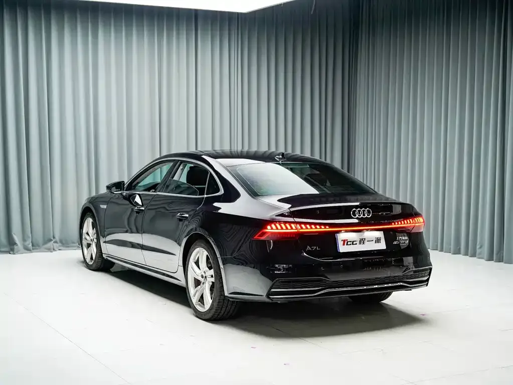 Audi A7L — фото 3