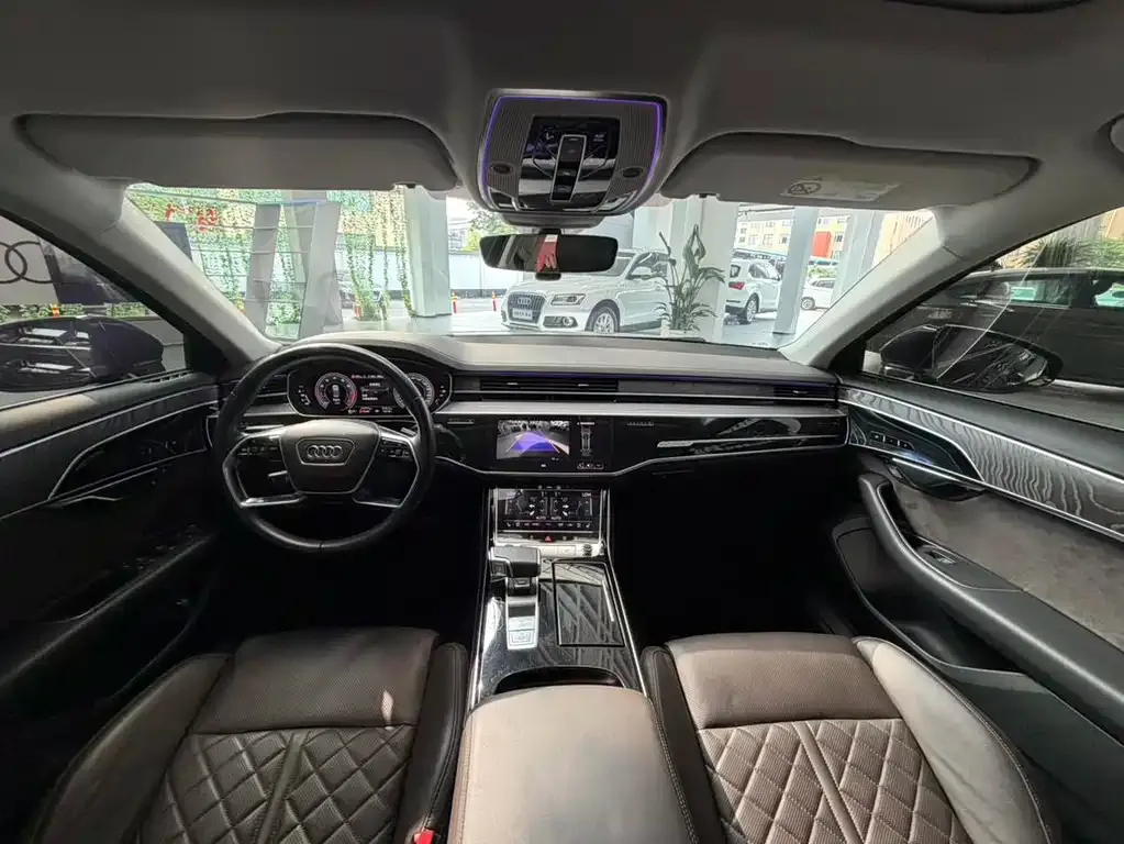 Audi A8 — фото 3