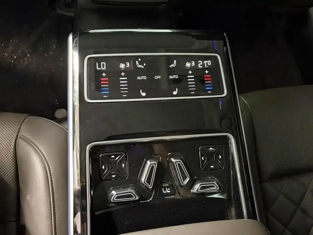 Audi A8 — фото 2