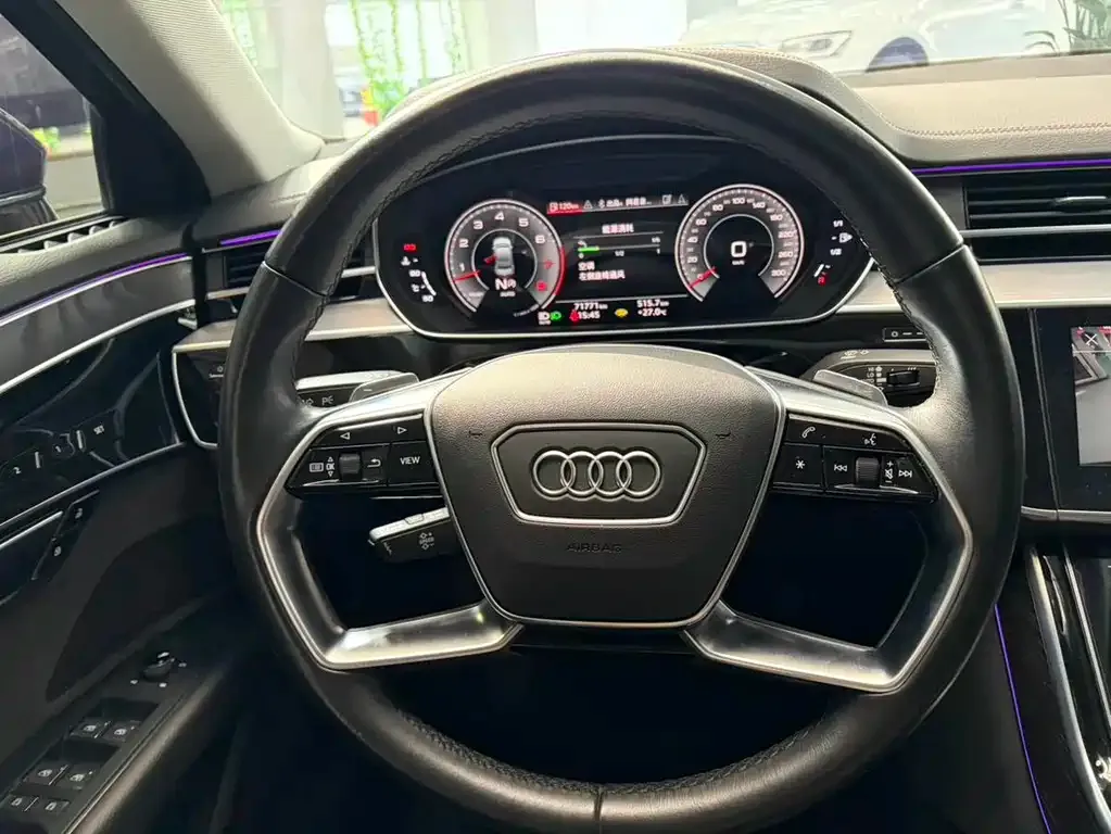 Audi A8 — фото 7