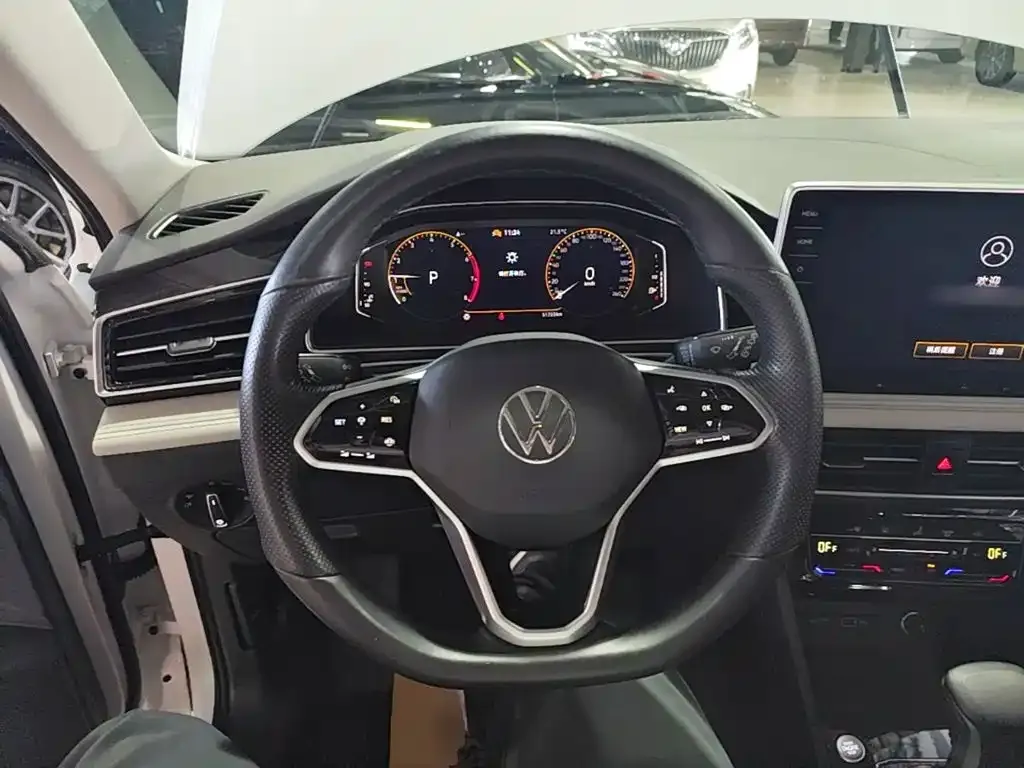 Volkswagen Tiguan L — фото 5