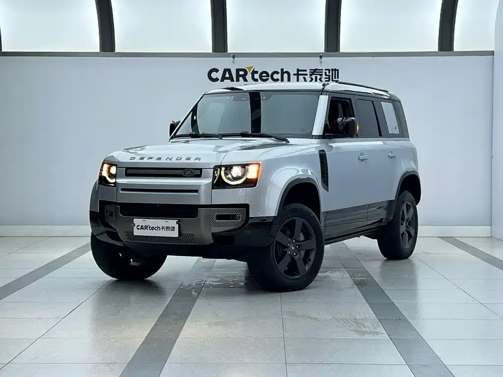Land Rover Defender — фото 1