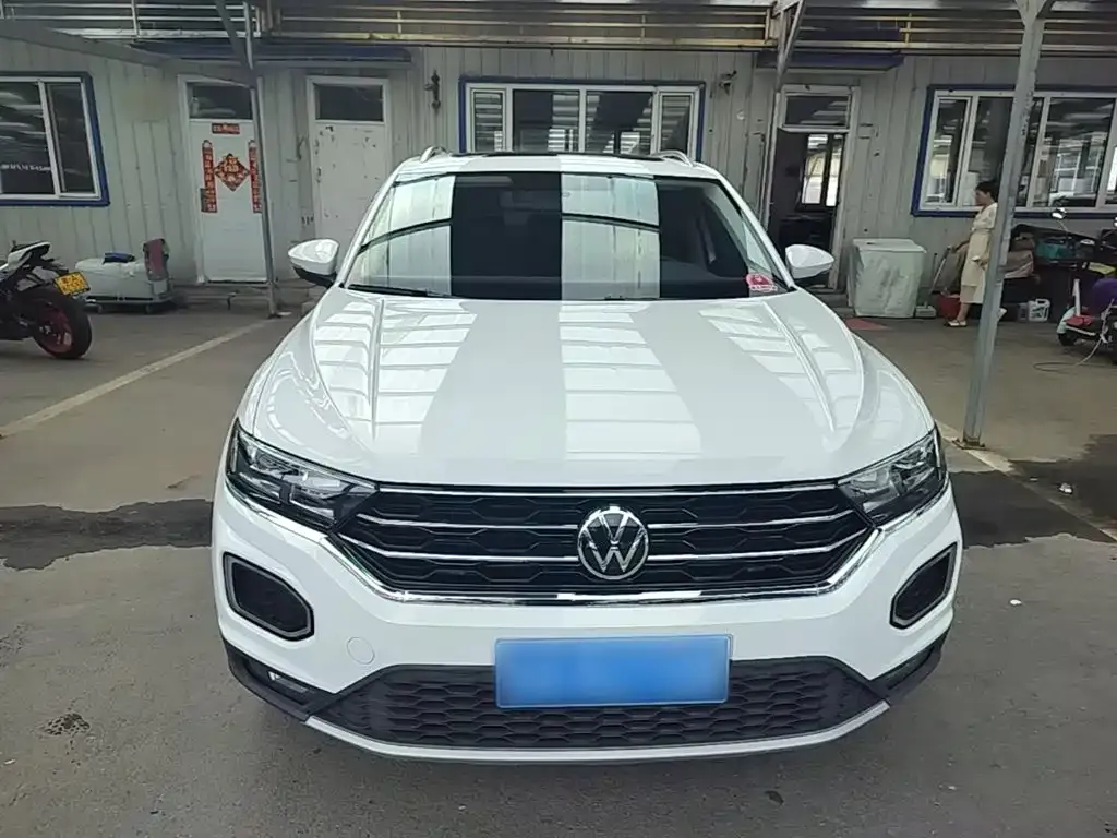 Volkswagen T-Roc — фото 10