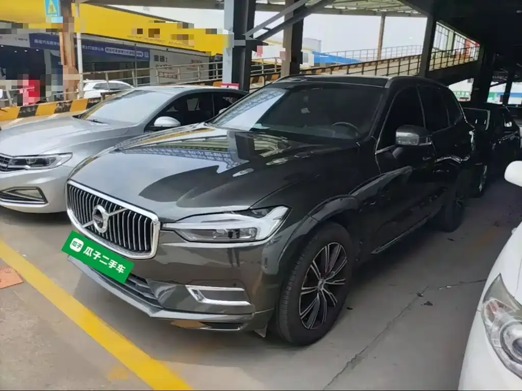 Volvo XC60 — фото 1