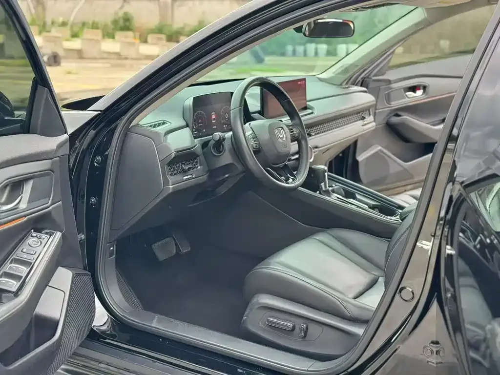 Honda Accord — фото 7