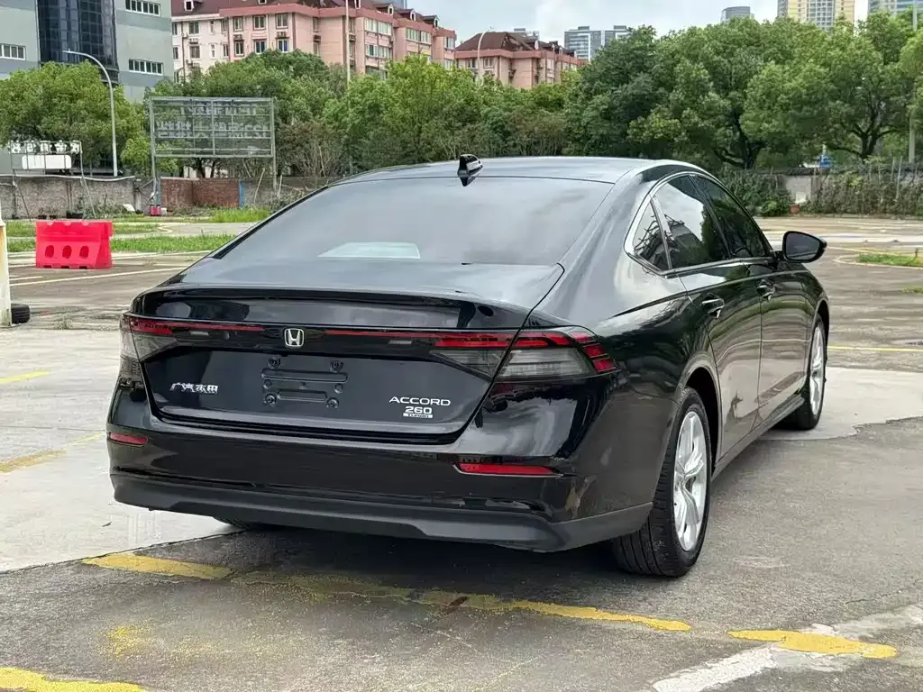 Honda Accord — фото 6
