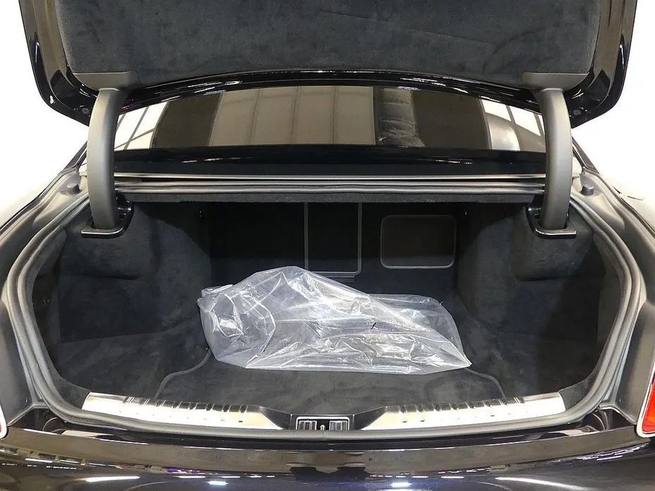 Bentley Flying Spur — фото 6