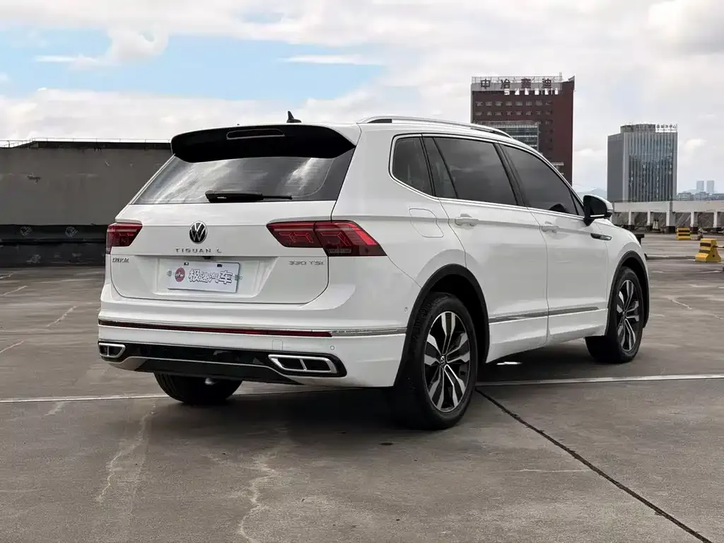 Volkswagen Tiguan L — фото 8
