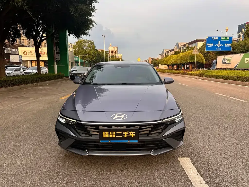 Hyundai Elantra — фото 7
